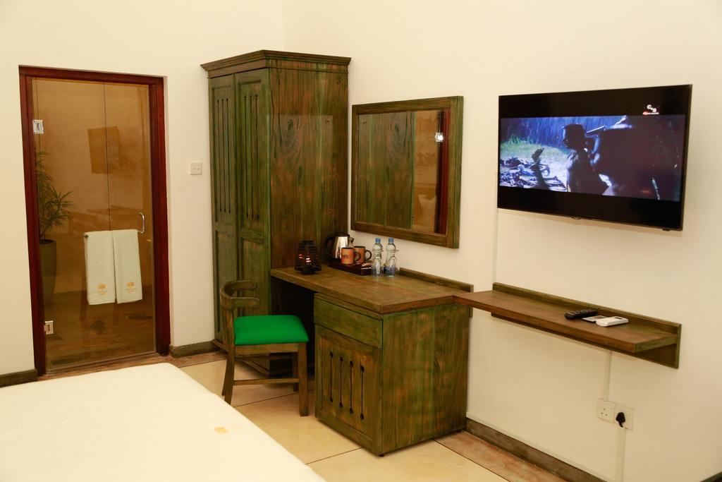 Tranquil Negombo Boutique Hotel Luaran gambar