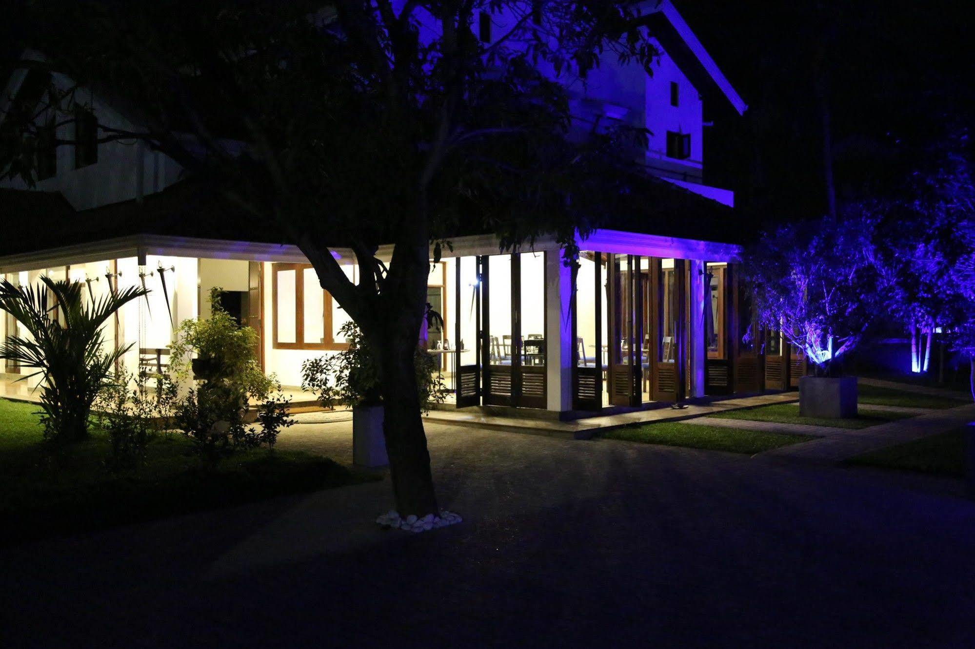 Tranquil Negombo Boutique Hotel Luaran gambar