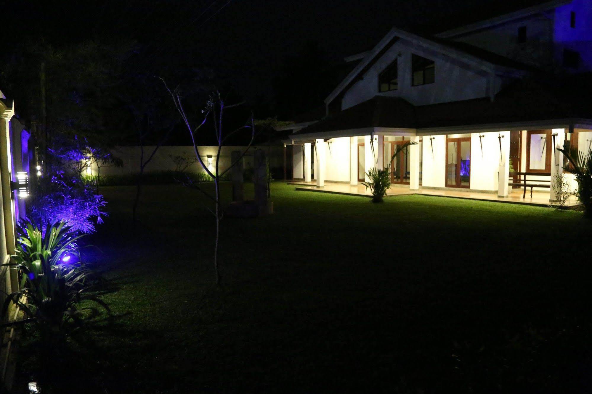 Tranquil Negombo Boutique Hotel Luaran gambar