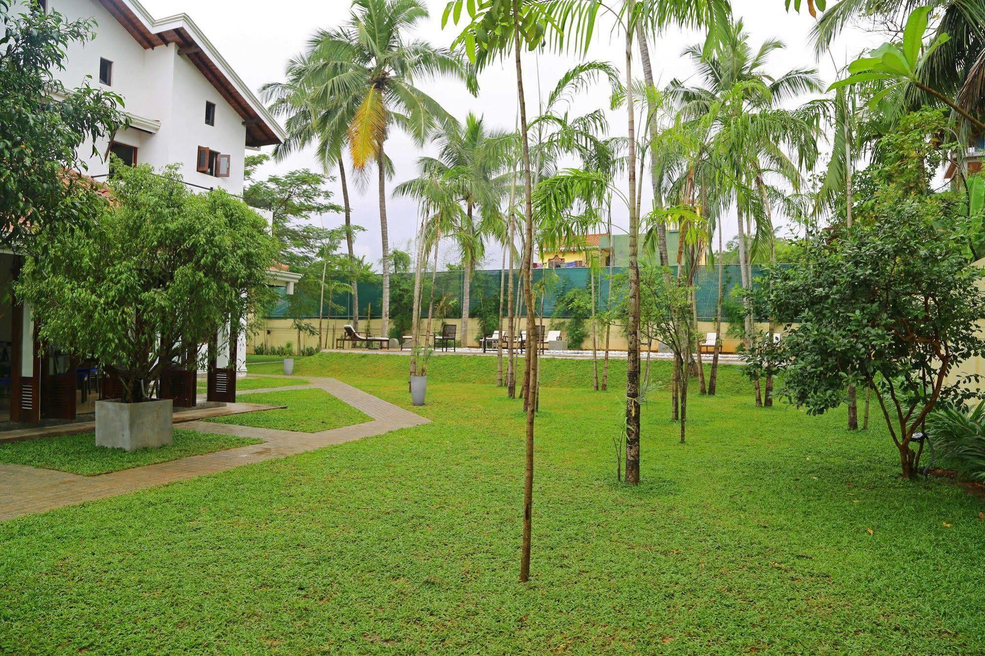 Tranquil Negombo Boutique Hotel Luaran gambar