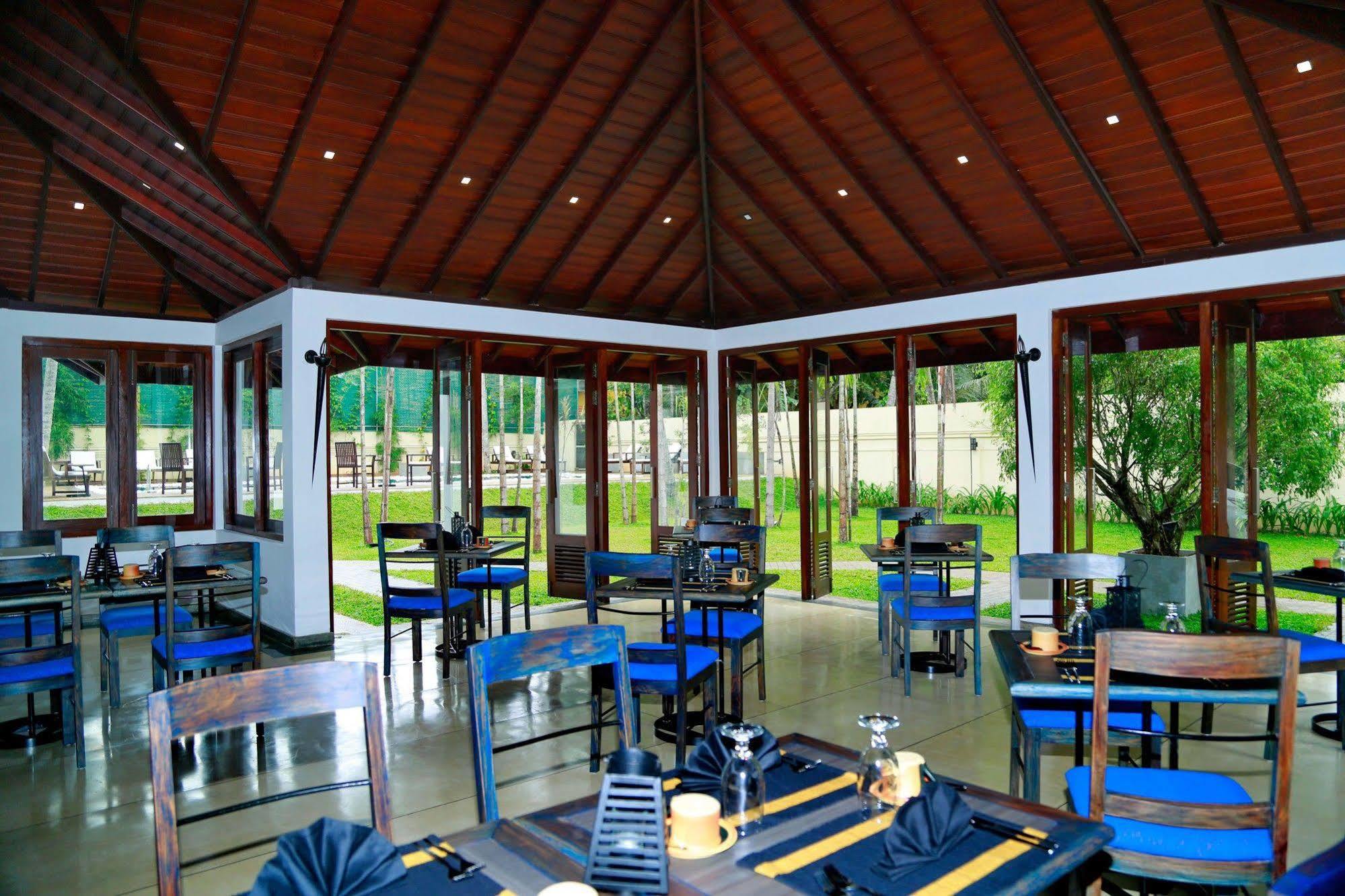 Tranquil Negombo Boutique Hotel Luaran gambar