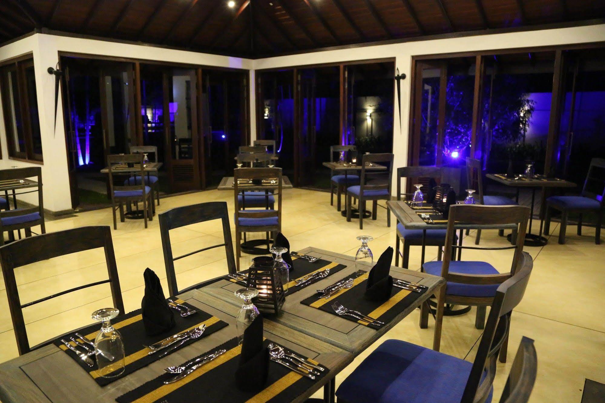 Tranquil Negombo Boutique Hotel Luaran gambar