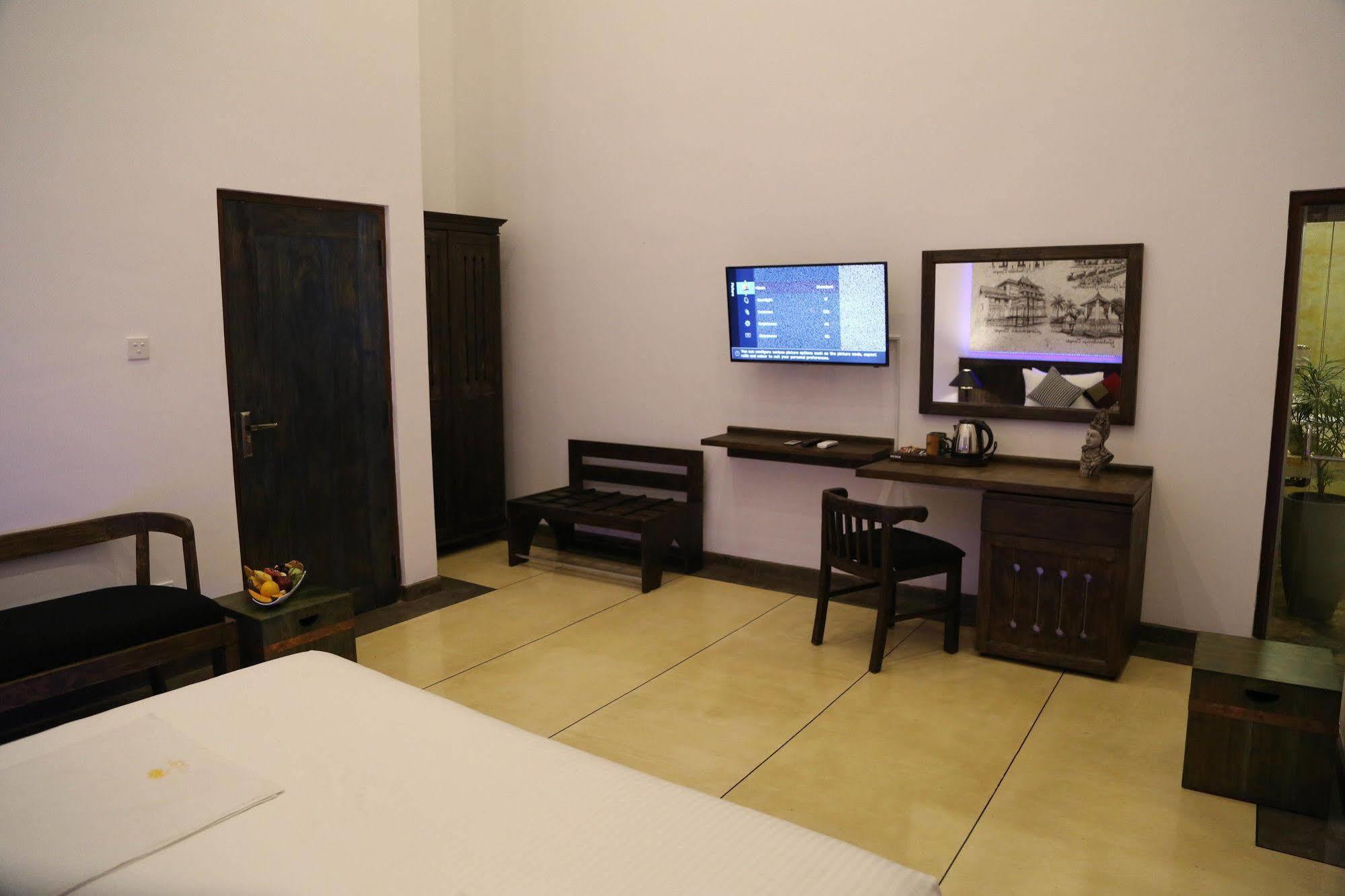Tranquil Negombo Boutique Hotel Luaran gambar